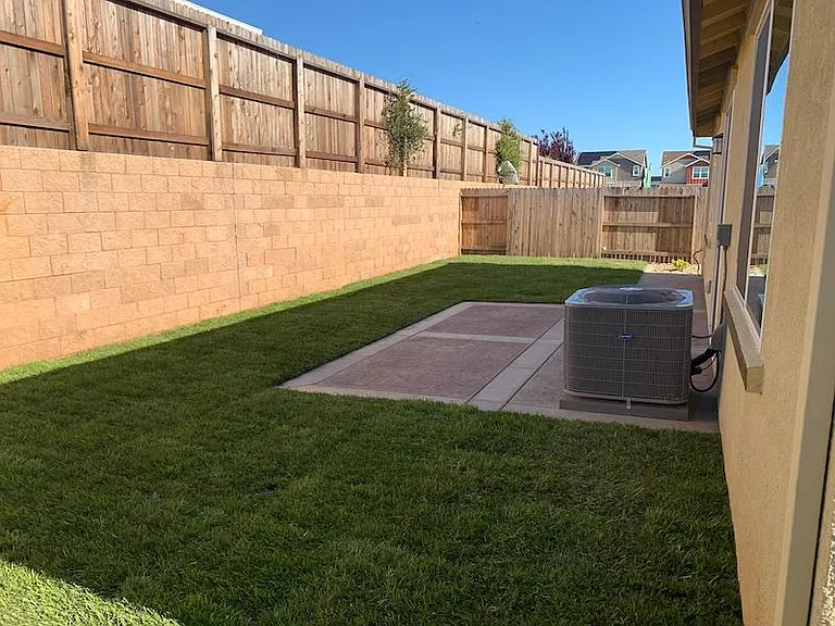 1152 Ramos Dr — Photo 11