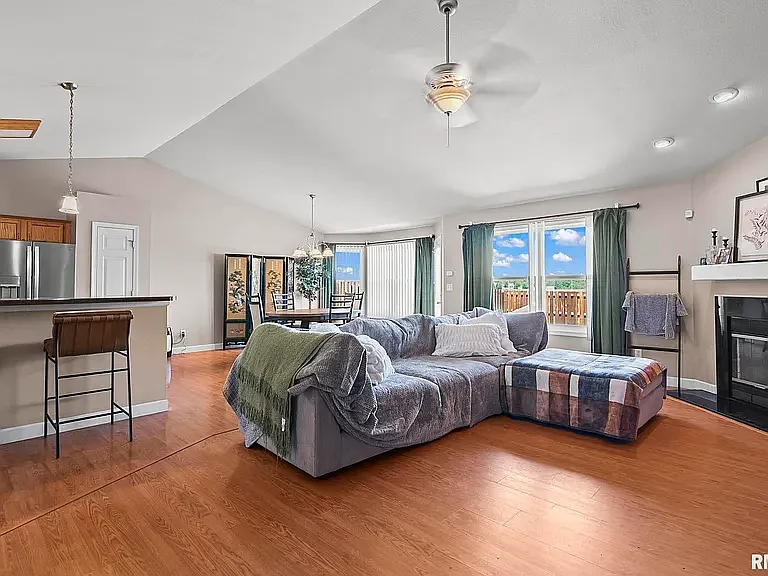 2721 Carl Prairie Dr — Photo 26