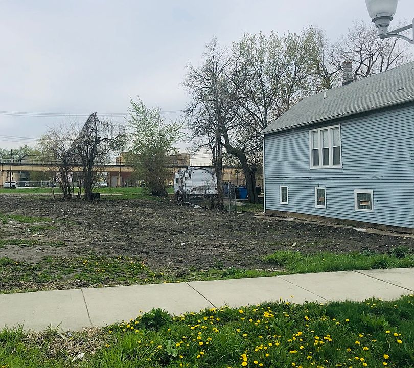 2nd image of 4131 W Carroll Ave