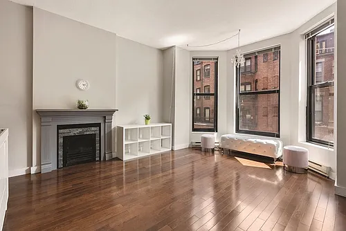 160 Commonwealth Ave #210 Photo 1