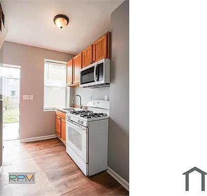 2532 Francis St — Photo 10