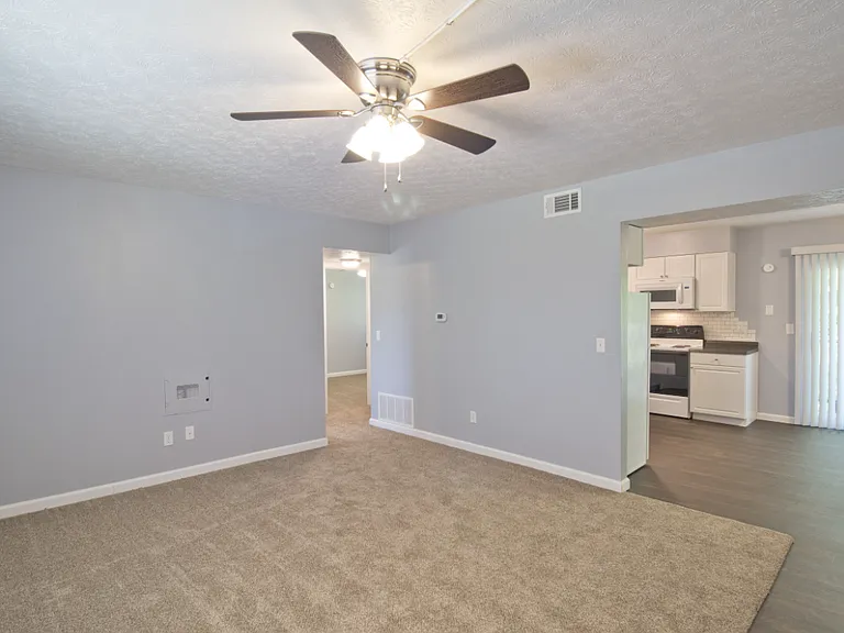 127 Dorset Ct — Photo 3