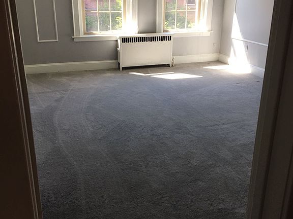 3rd image of 825 Elm St APT B1