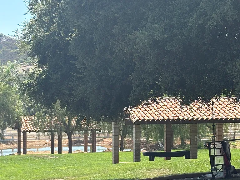 40500 Avenida La Cresta — Photo 3
