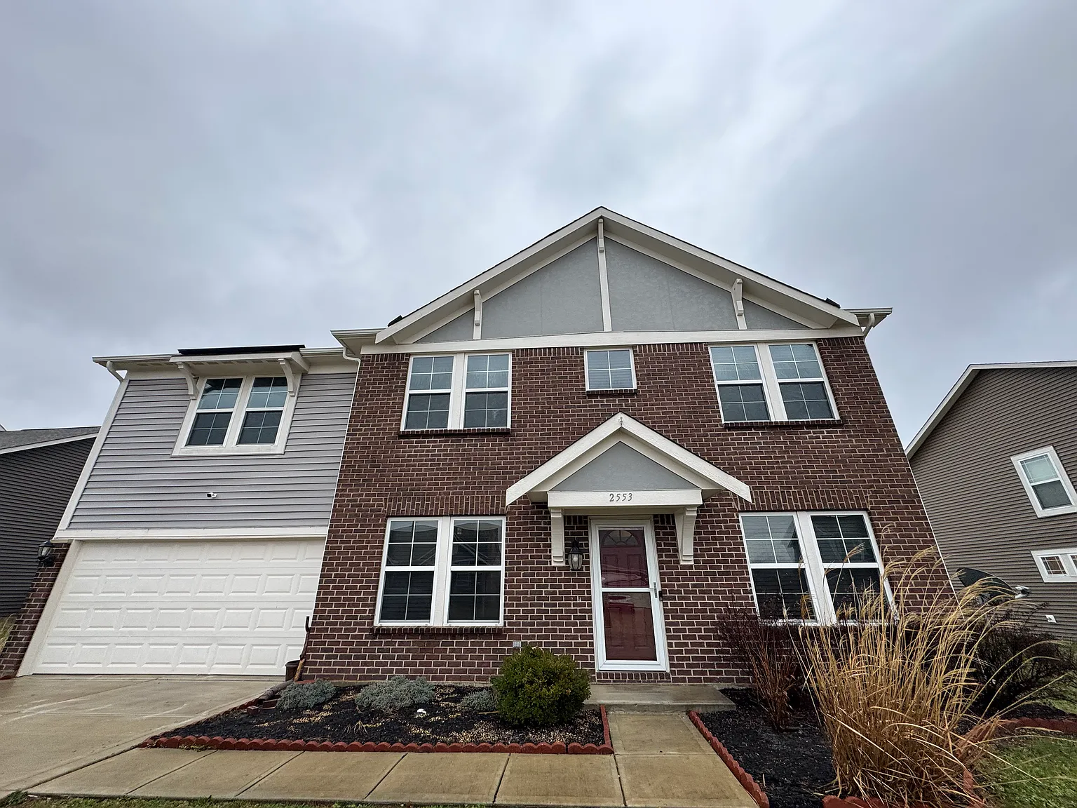 4 bed, 2.5 bath, 2957 sqft, $2,800 — Photo 1