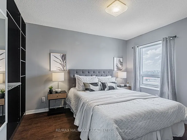 60 Heintzman St #1802 — Photo 19
