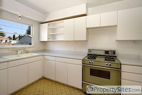 4th image of 805 E Cypress St