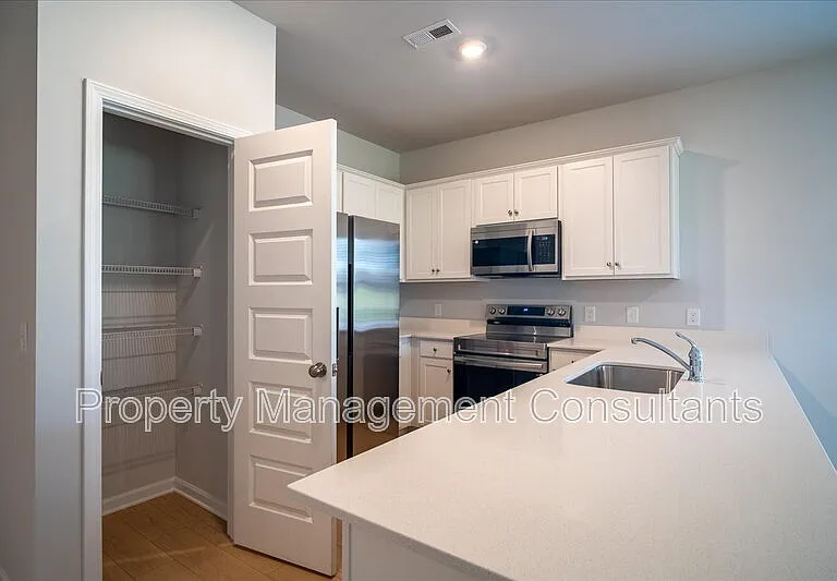 22821 Dashwood Ln — Photo 16
