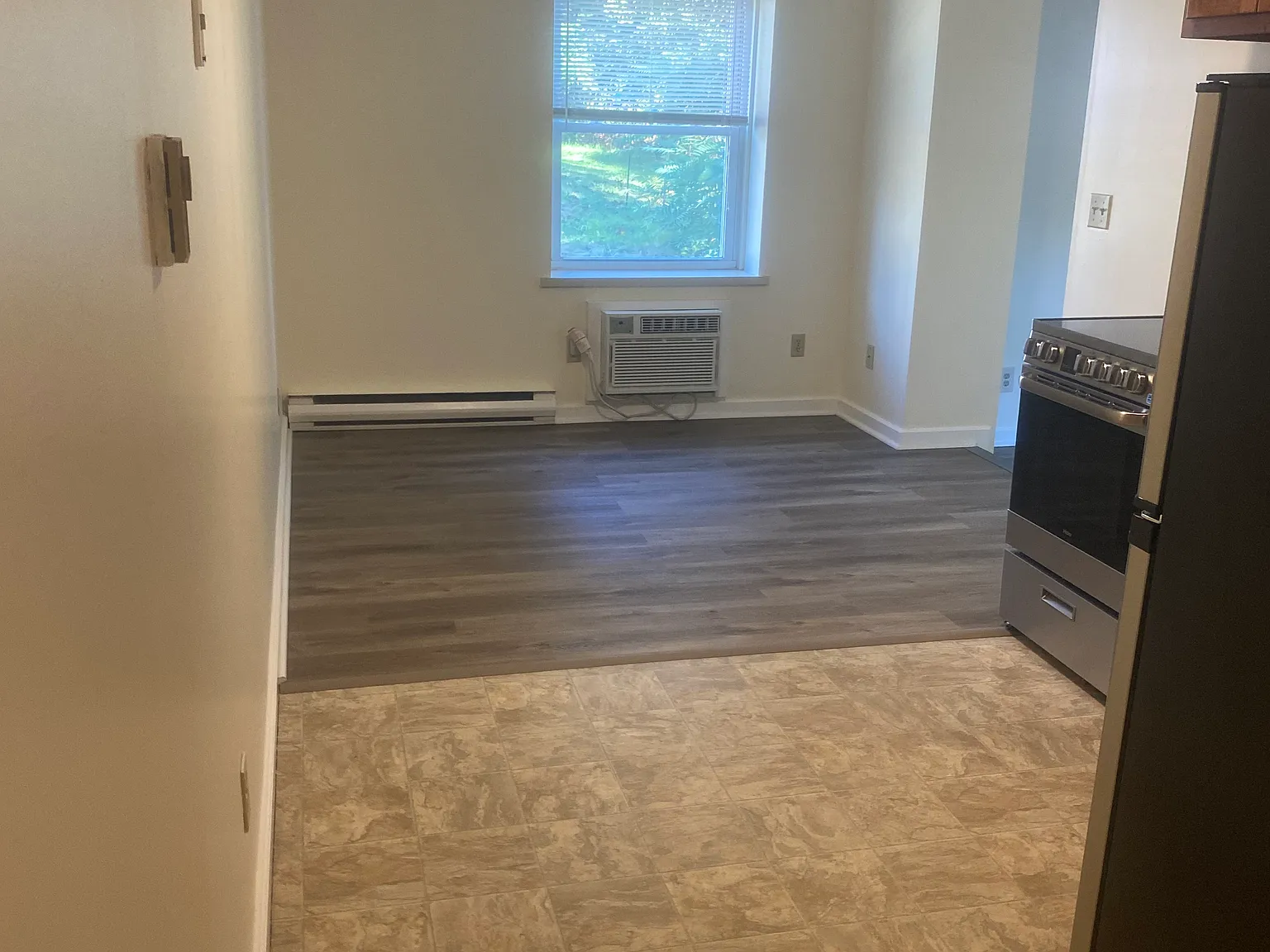 1 bed, 400 sqft, $1,400 — Photo 3