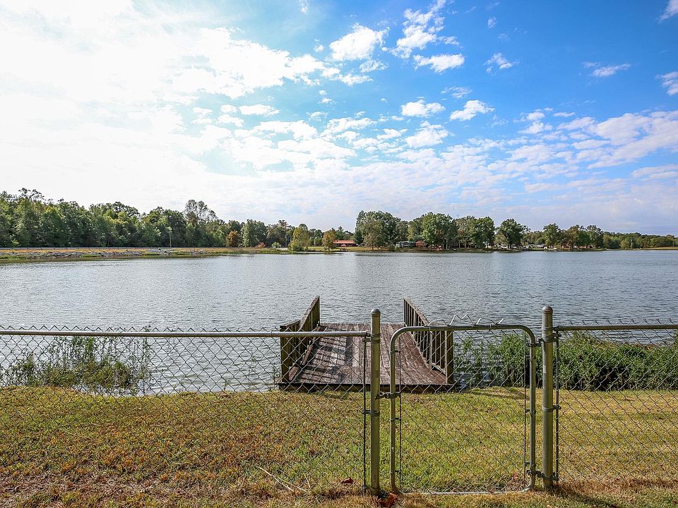 1st image of 1520 Lakeshore Dr