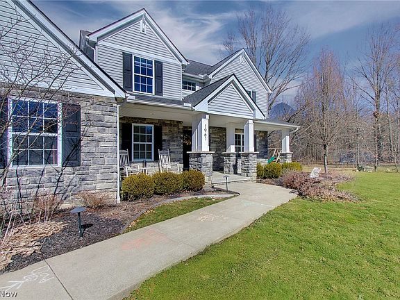 3rd image of 1961 Arndale Rd