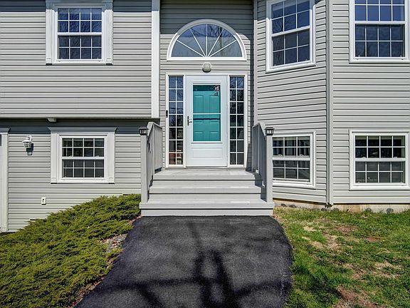 5th image of 439 Newbury Rd