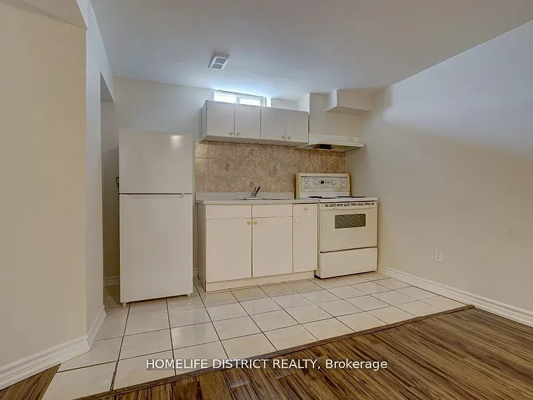 1861 Bainbridge Dr — Photo 14