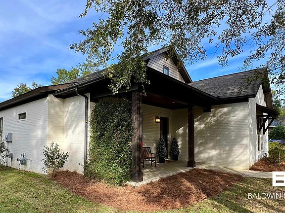 5th image of 8025 Creekbank Dr
