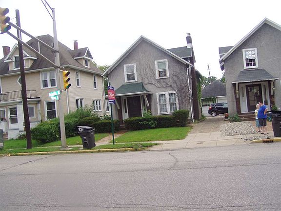 5th image of 623 W Franklin St