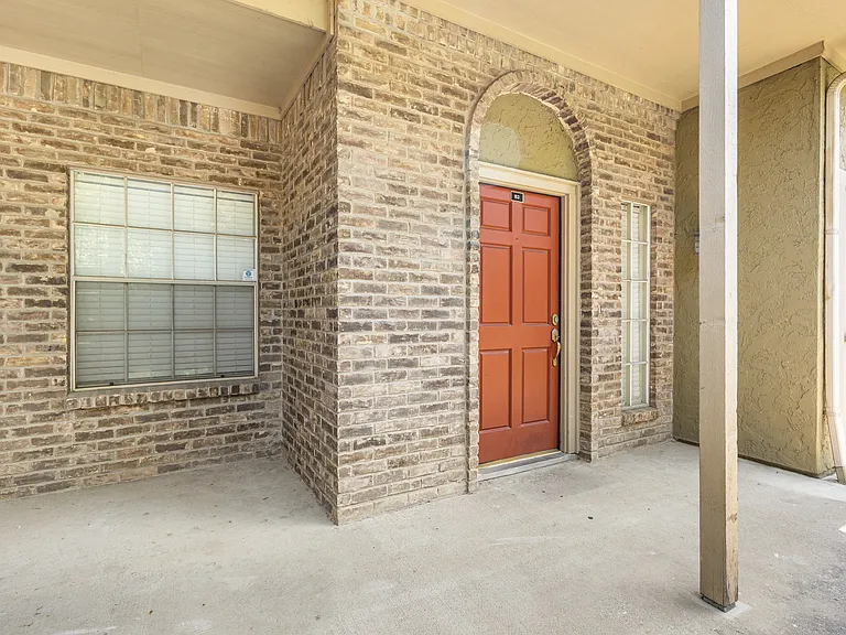 5740 Martel Ave #B3 — Photo 2