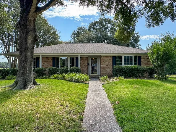 1726 Capstan Rd, Houston, TX 77062