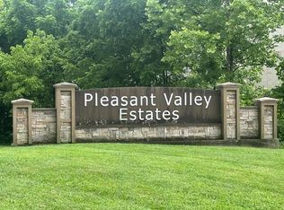 8 Woodhaven Dr, Huntington, WV 25701