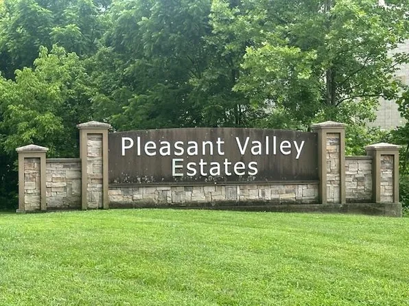 8 Woodhaven Dr, Huntington, WV 25701