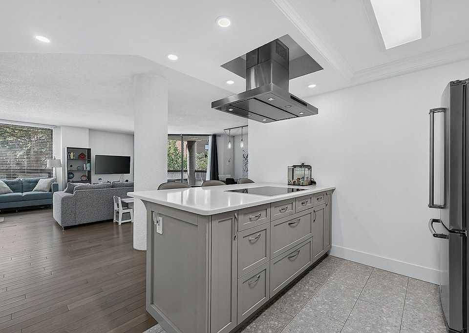1st image of 1304 15th Ave SW #230