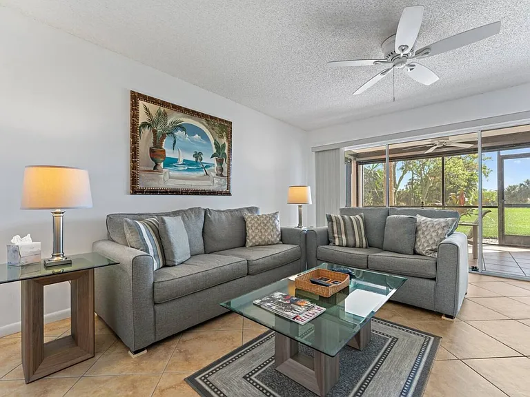 Palm Ave — Photo 11