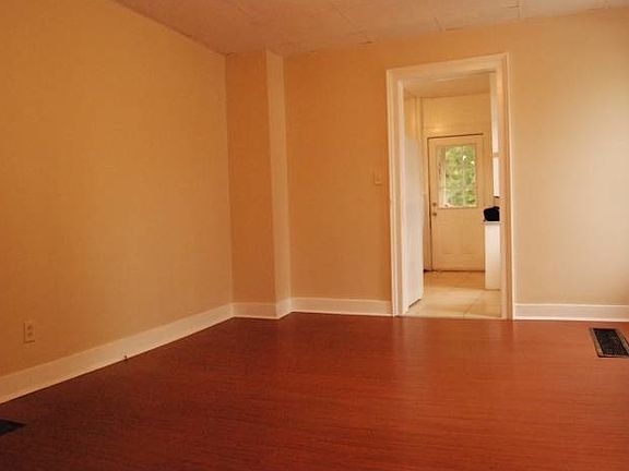 4th image of 10 Cary St #1