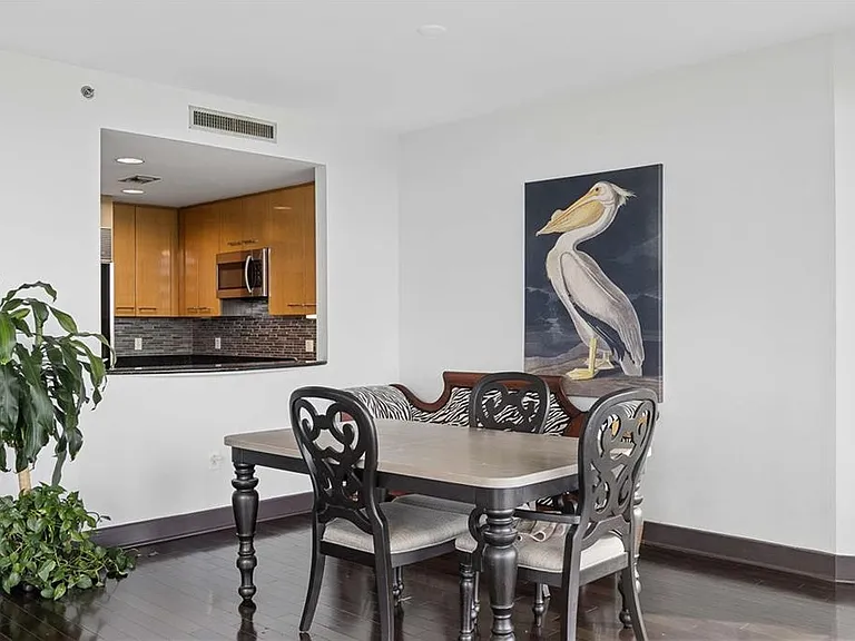 700 Park Regency Pl NE #2002 — Photo 10