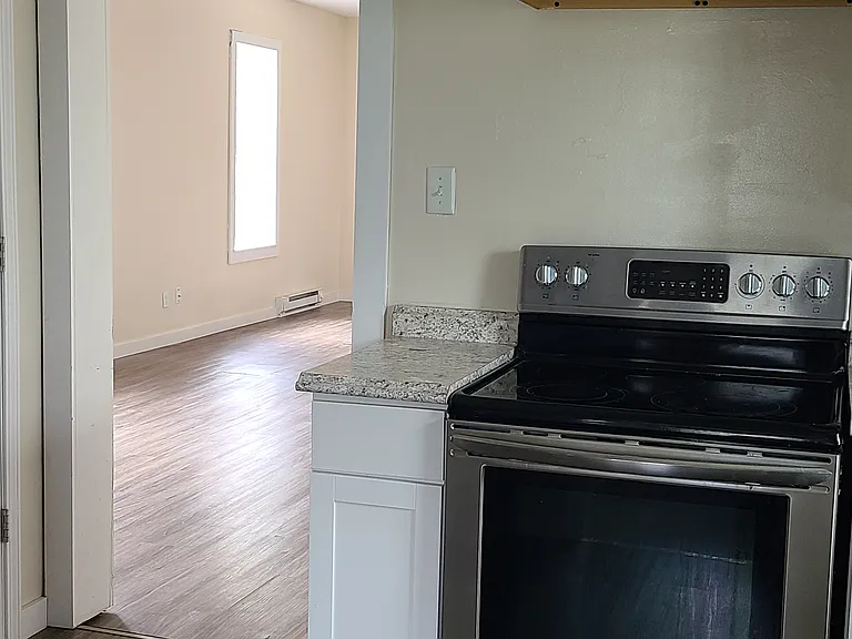 110 Summers St — Photo 11