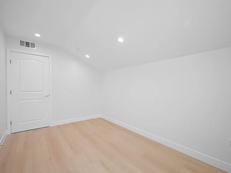 6233 Banner Ave #1/4 — Photo 12