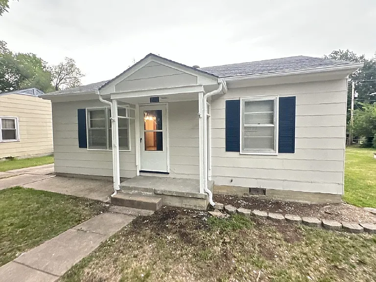 732 Elm St — Photo 1