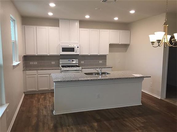 4th image of 1077 Bowline Dr