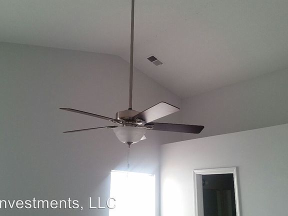 5th image of 808 Charter Woods Dr