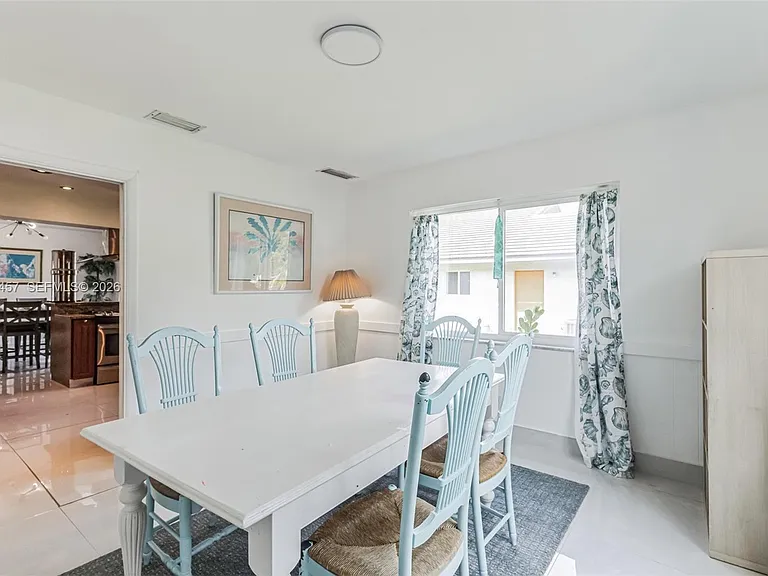 633 N Crescent Dr — Photo 27
