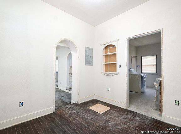 4th image of 1335 FULTON AVE