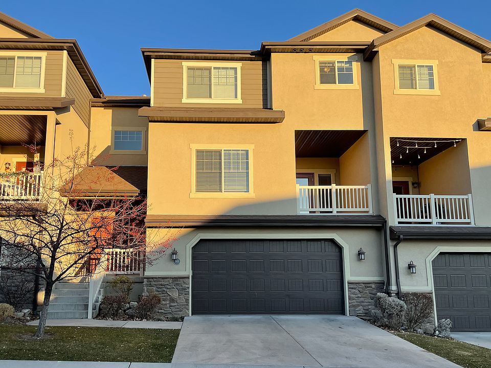Middle unit townhome