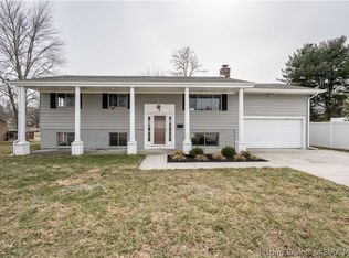 711 White St, Scottsburg, IN 47170