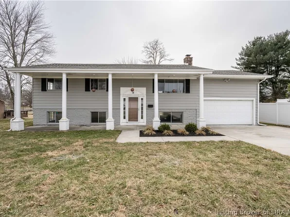 711 White Street, Scottsburg, IN 47170