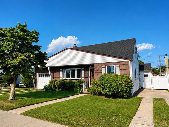 2nd image of 183 Lee Avenue