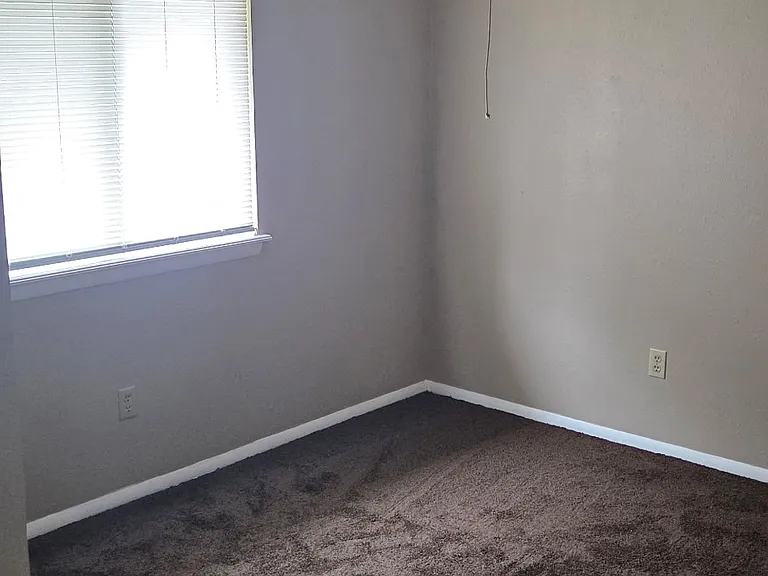 9614 SE 4th St — Photo 14