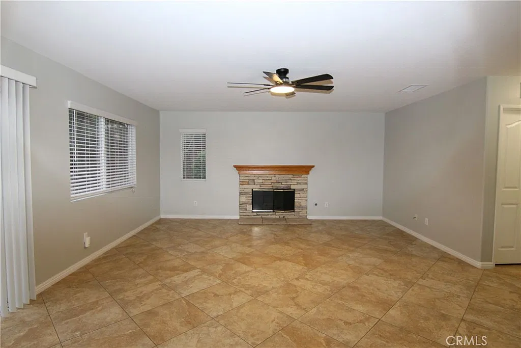 4 bed, 2.5 bath, 2764 sqft, $4,050 — Photo 4