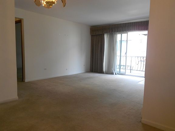 5th image of 7224 W Wrightwood Ave APT 204