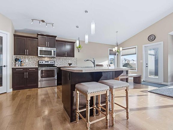 5th image of 34 Cambridge Close