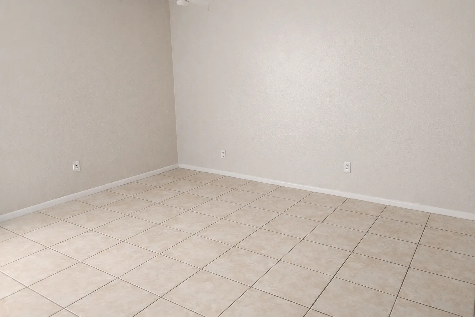 4777-3 Orange Grove Blvd. - 3 — Photo 2