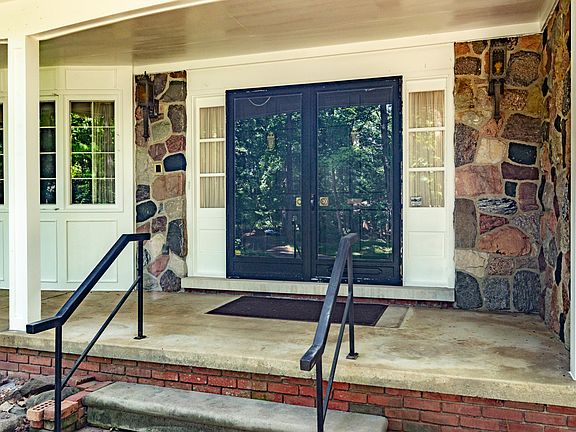 5th image of 2235 Blueberry Ln