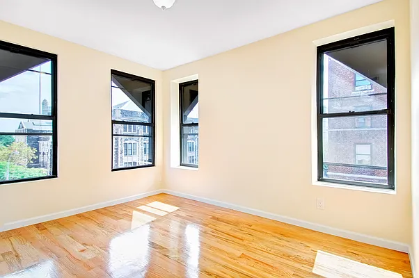 Rented by Nest Seekers International | media 37