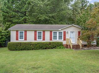 154 Woodbridge Dr, Spring Lake, NC 28390