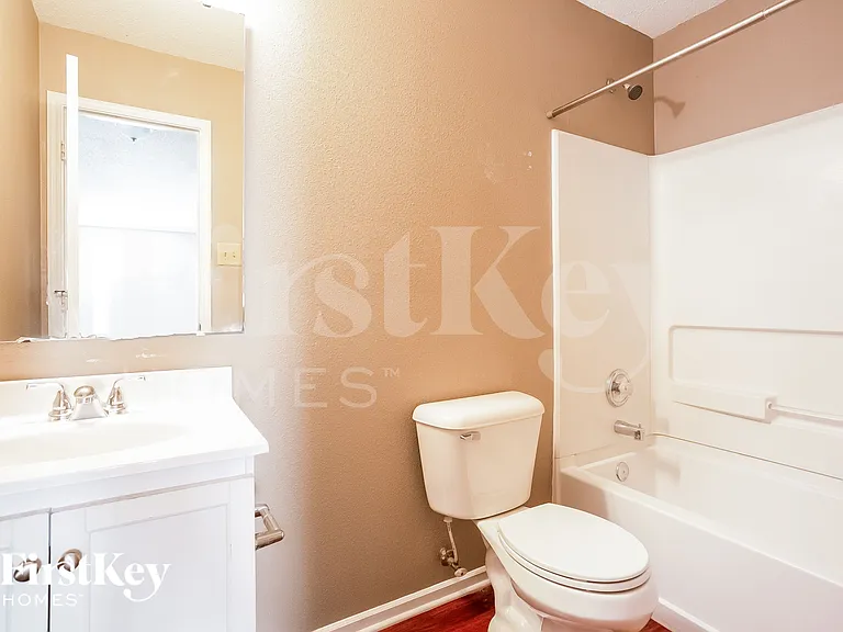 1331 Ellington Dr — Photo 13