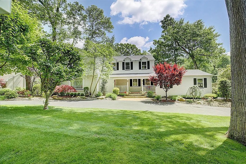 74 Yorktown Rd photo 1