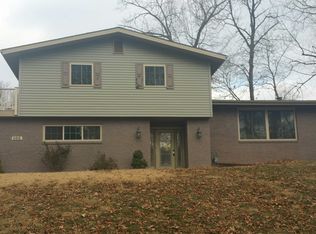 105 Estate Dr, Chester, IL 62233