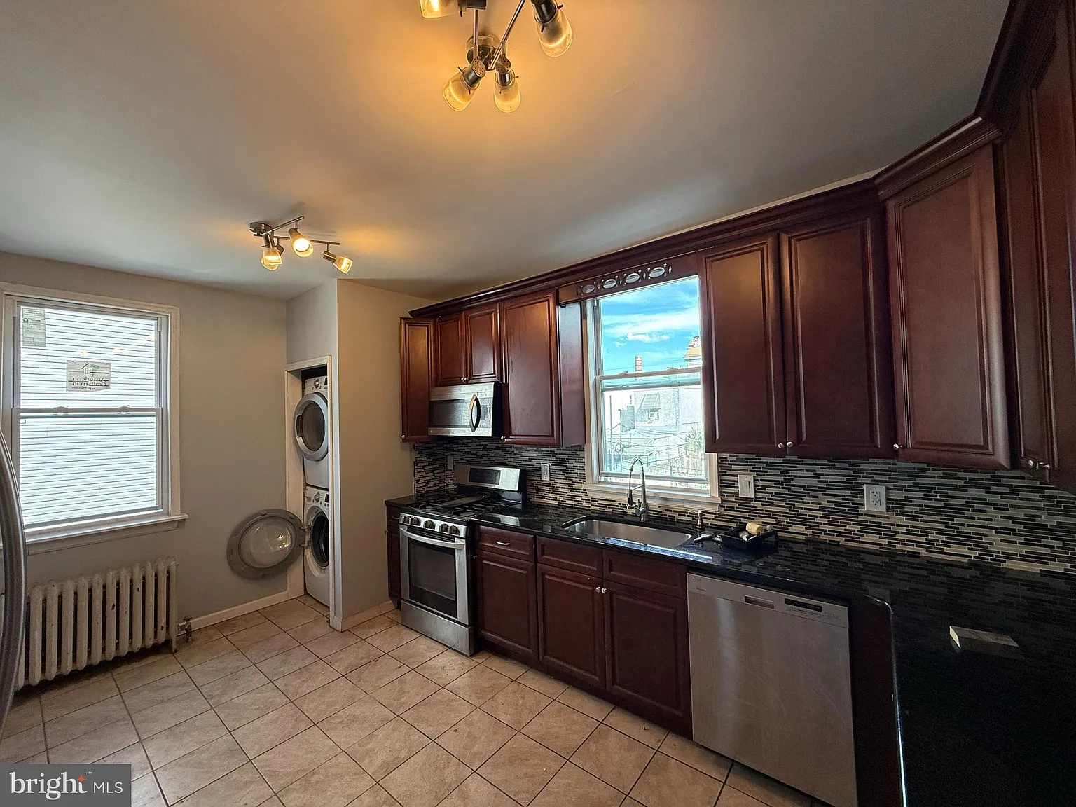 2 bed, 800 sqft, $1,350 — Photo 3